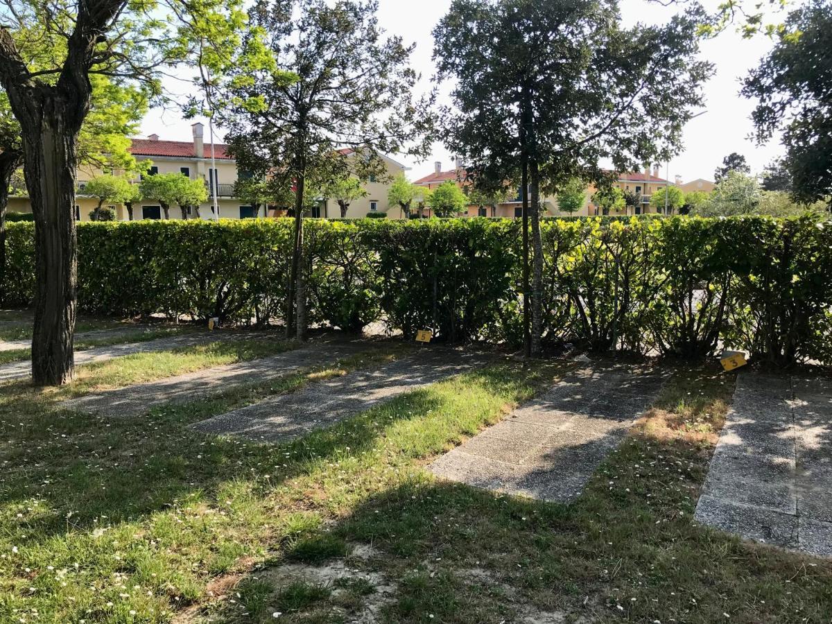 Villaggio Le Ginestre Бибионе Экстерьер фото